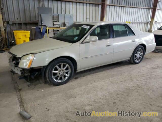 CADILLAC DTS LUXURY COLLECTION, 1G6KD5E69BU103648