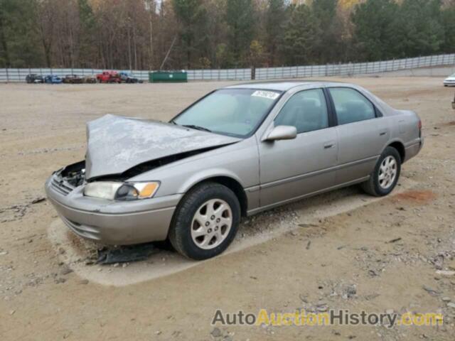 TOYOTA CAMRY LE, JT2BF28K6X0160475