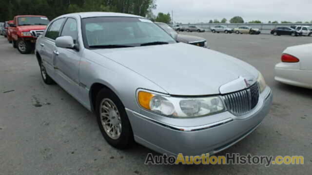 1998 LINCOLN TOWN CAR S, 1LNFM82WXWY725285