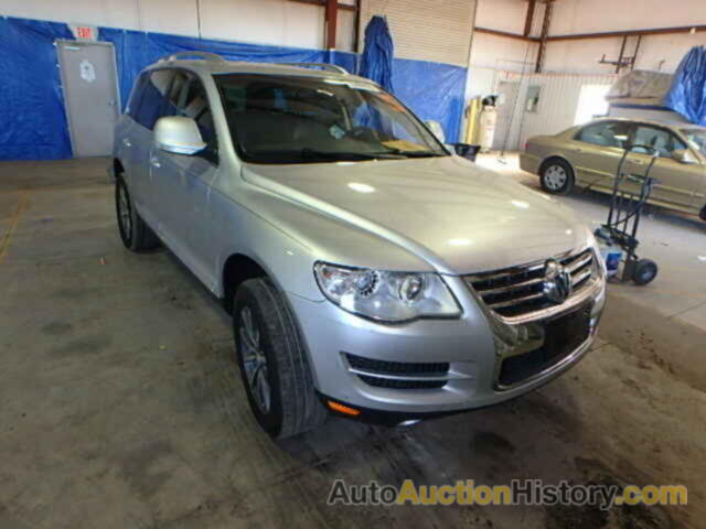 2010 VOLKSWAGEN TOUAREG TD, WVGFK7A95AD002777