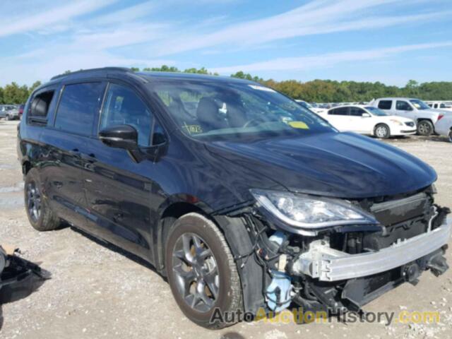 2018 CHRYSLER PACIFICA LIMITED, 2C4RC1GG9JR171831