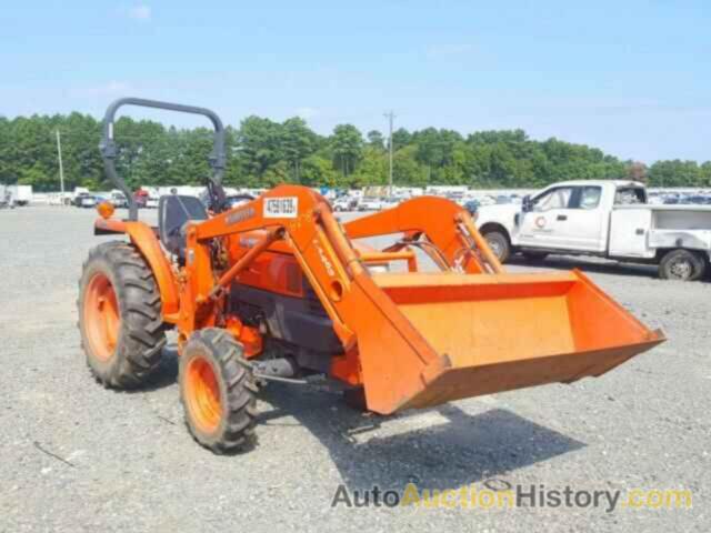2010 KUBT TRACTOR, 82781