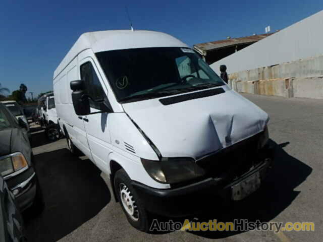 2004 FREIGHTLINER 25004X2, WD2PD744145613986