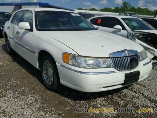 1998 LINCOLN TOWN CAR S, 1LNFM82WXWY680400