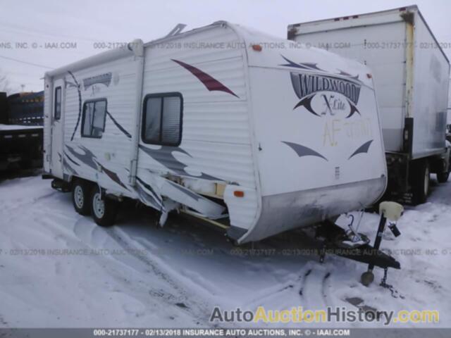 Wildwood Travel trailer, 4X4TWDX23CR342871