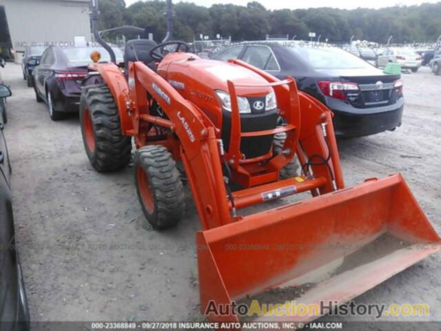 Kubota L3301hst tractor, 70474