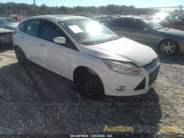 FORD FOCUS SE, 1FAHP3K2XCL138121