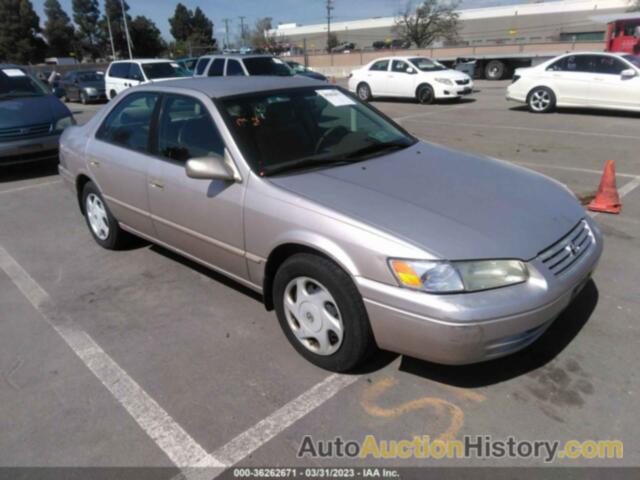 TOYOTA CAMRY LE/XLE/CE, 4T1BF22K3VU911114