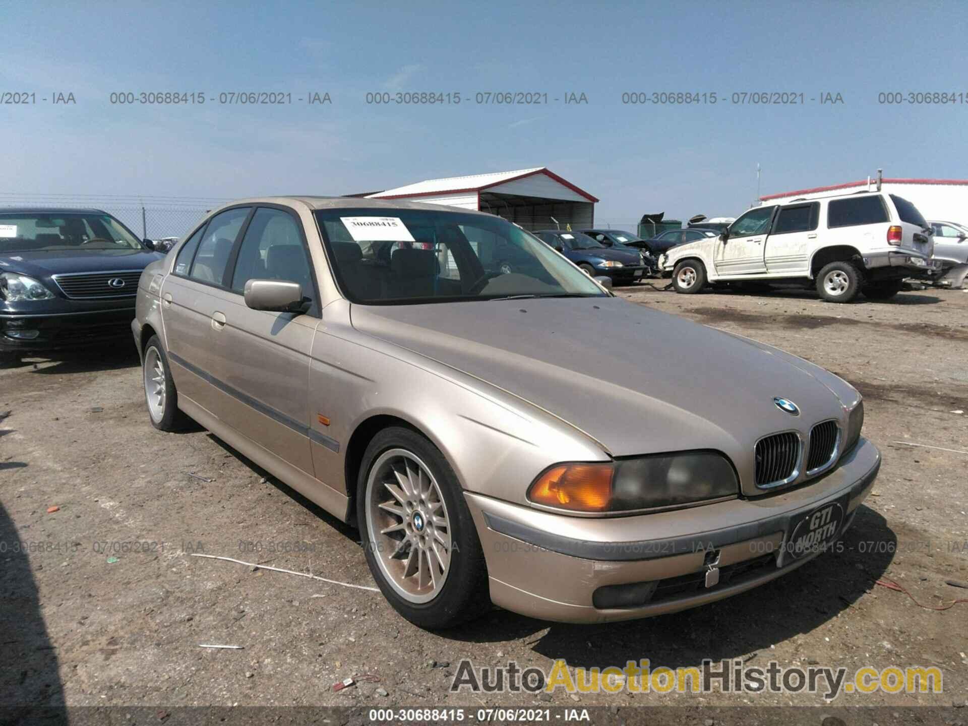 BMW 5 SERIES 540IA, WBADN6333XGM60912