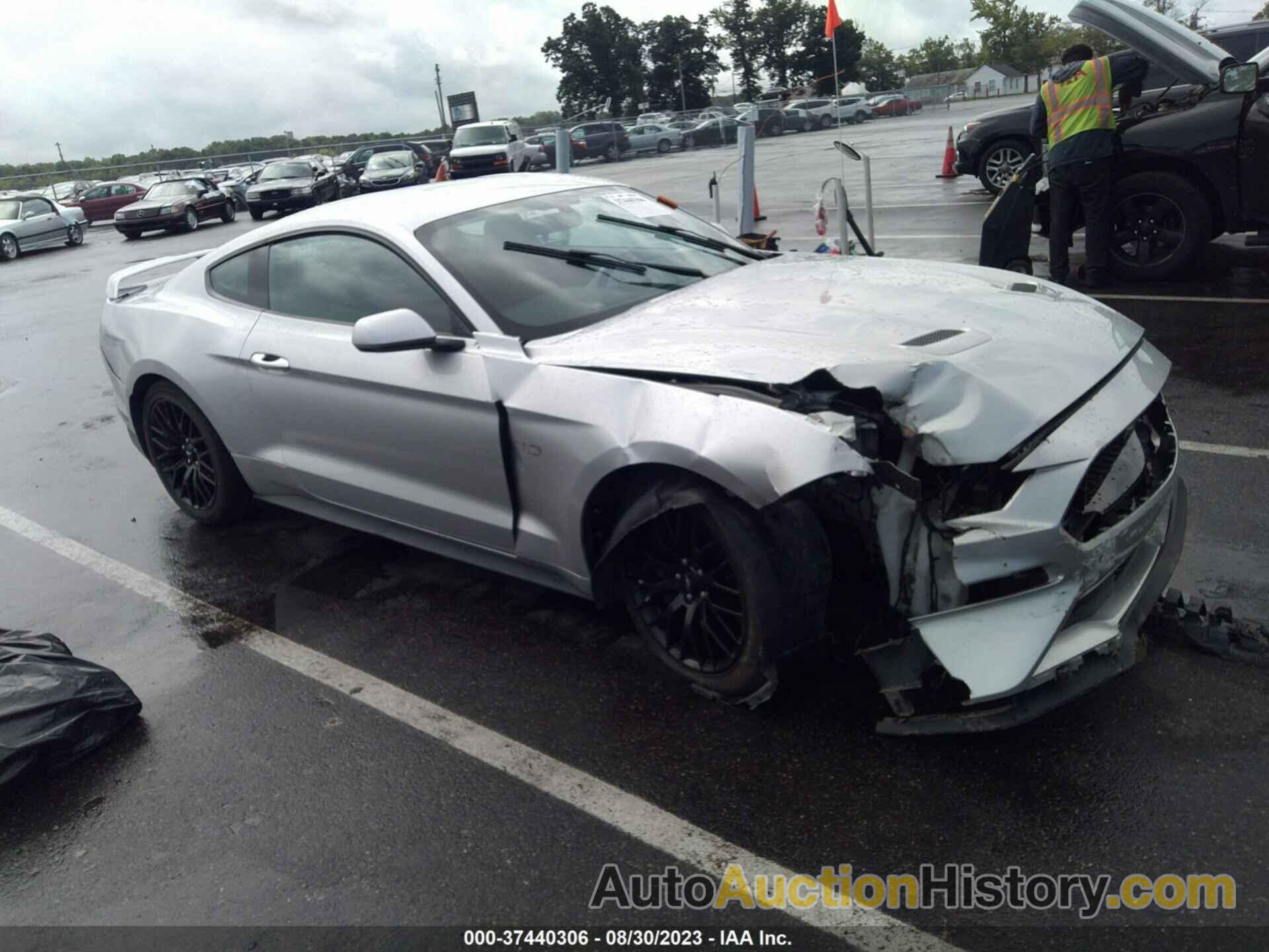 FORD MUSTANG GT, 1FA6P8CF9J5120278