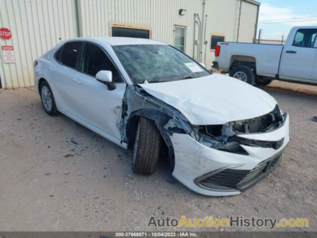 TOYOTA CAMRY LE, 4T1C11AKXNU660283