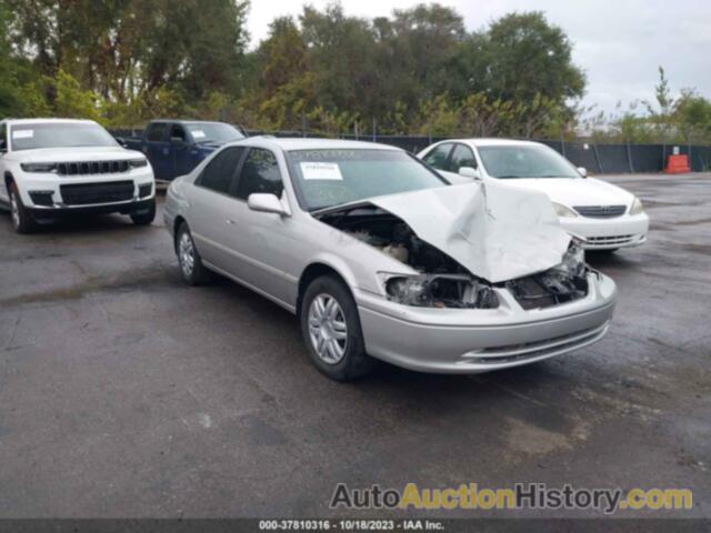 TOYOTA CAMRY LE, 4T1BF22K71U131059