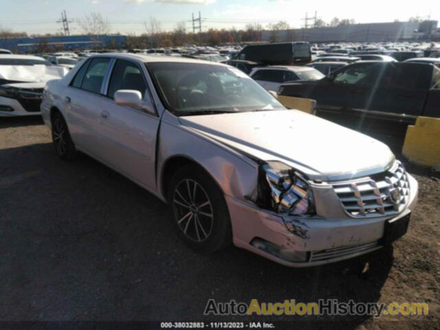 CADILLAC DTS LUXURY COLLECTION, 1G6KD5E63BU120008