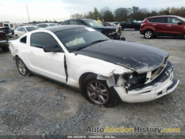 FORD MUSTANG, 1ZVHT80N585130677