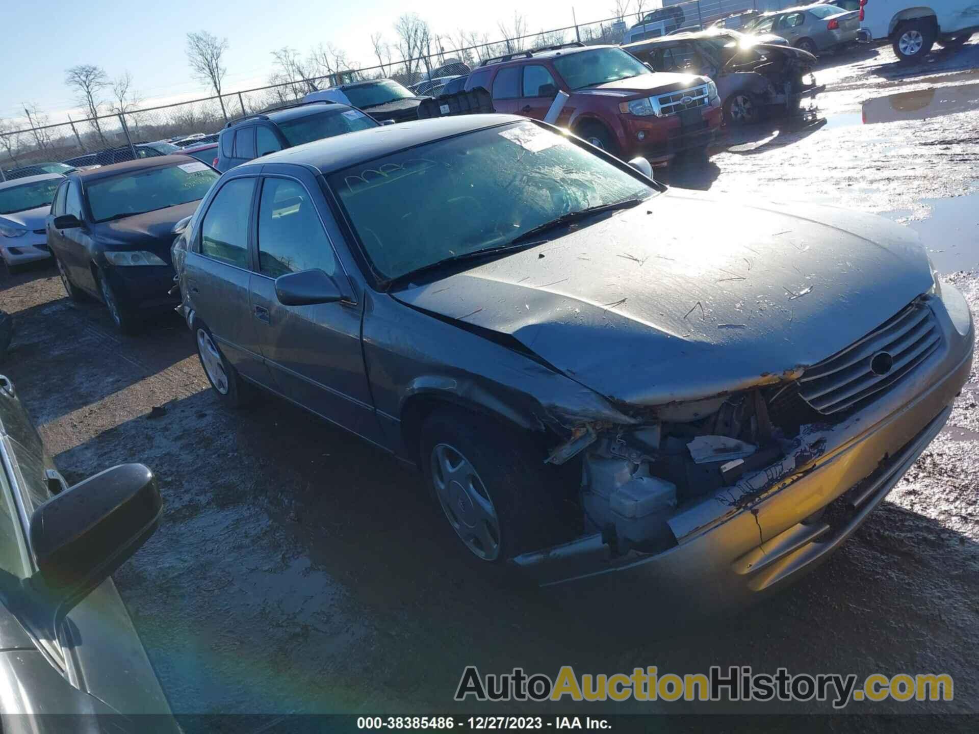 TOYOTA CAMRY CE/LE/XLE, 4T1BF22K1WU040988